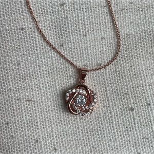 Pandora rose gold necklace